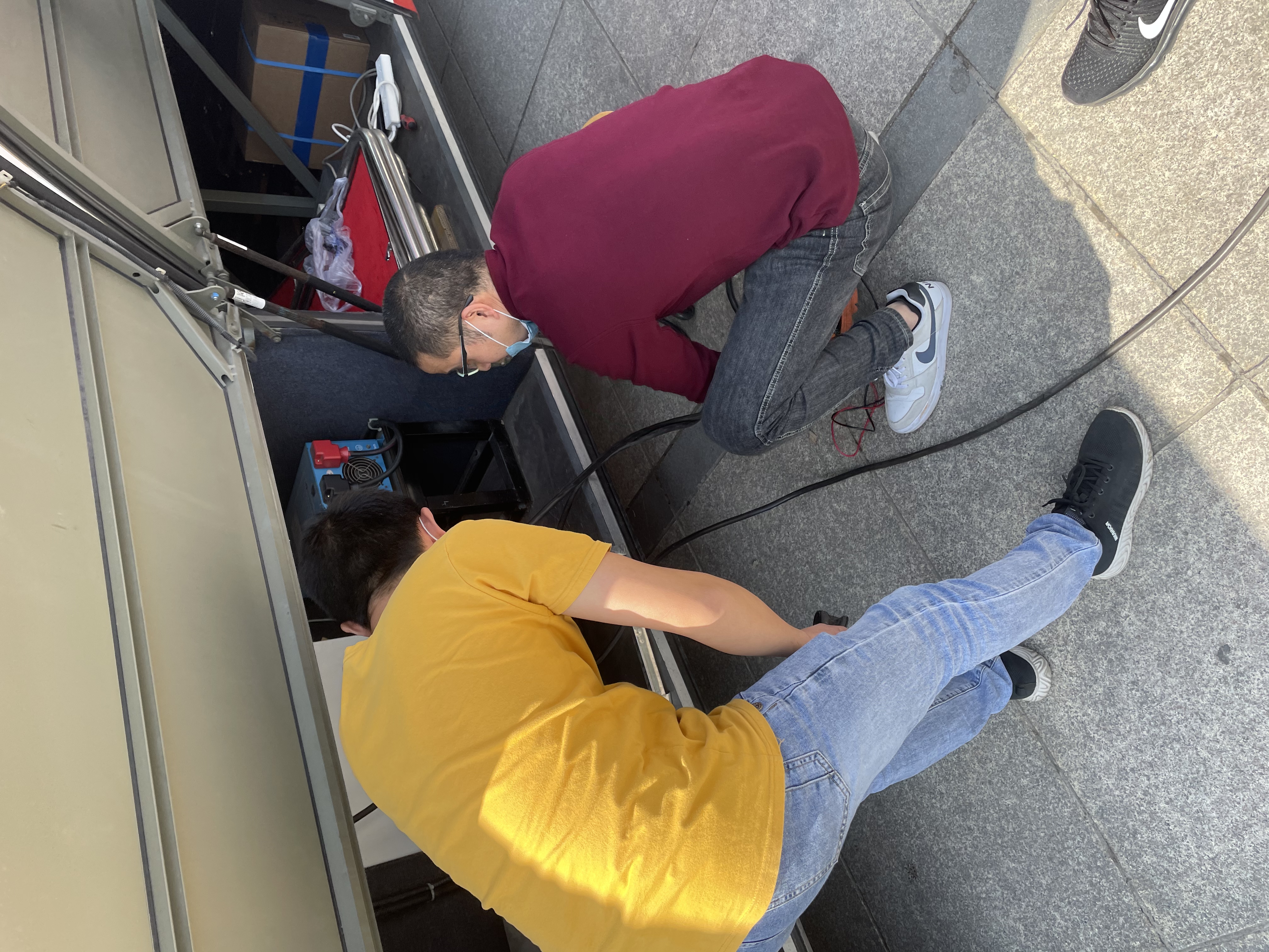 創(chuàng)能正能量：職工搶修獻(xiàn)血車，好人好事成風(fēng)景！